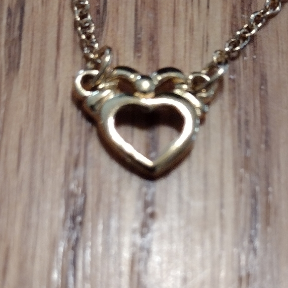 Gold heart bracelet - Picture 7 of 16